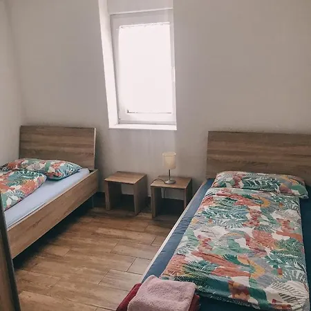 Apartment Creek House *
