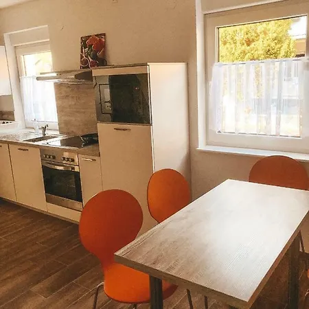 Apartment Creek House *