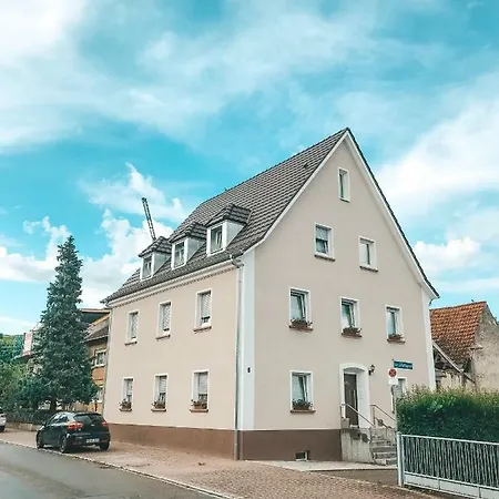 Creek House Apartment *